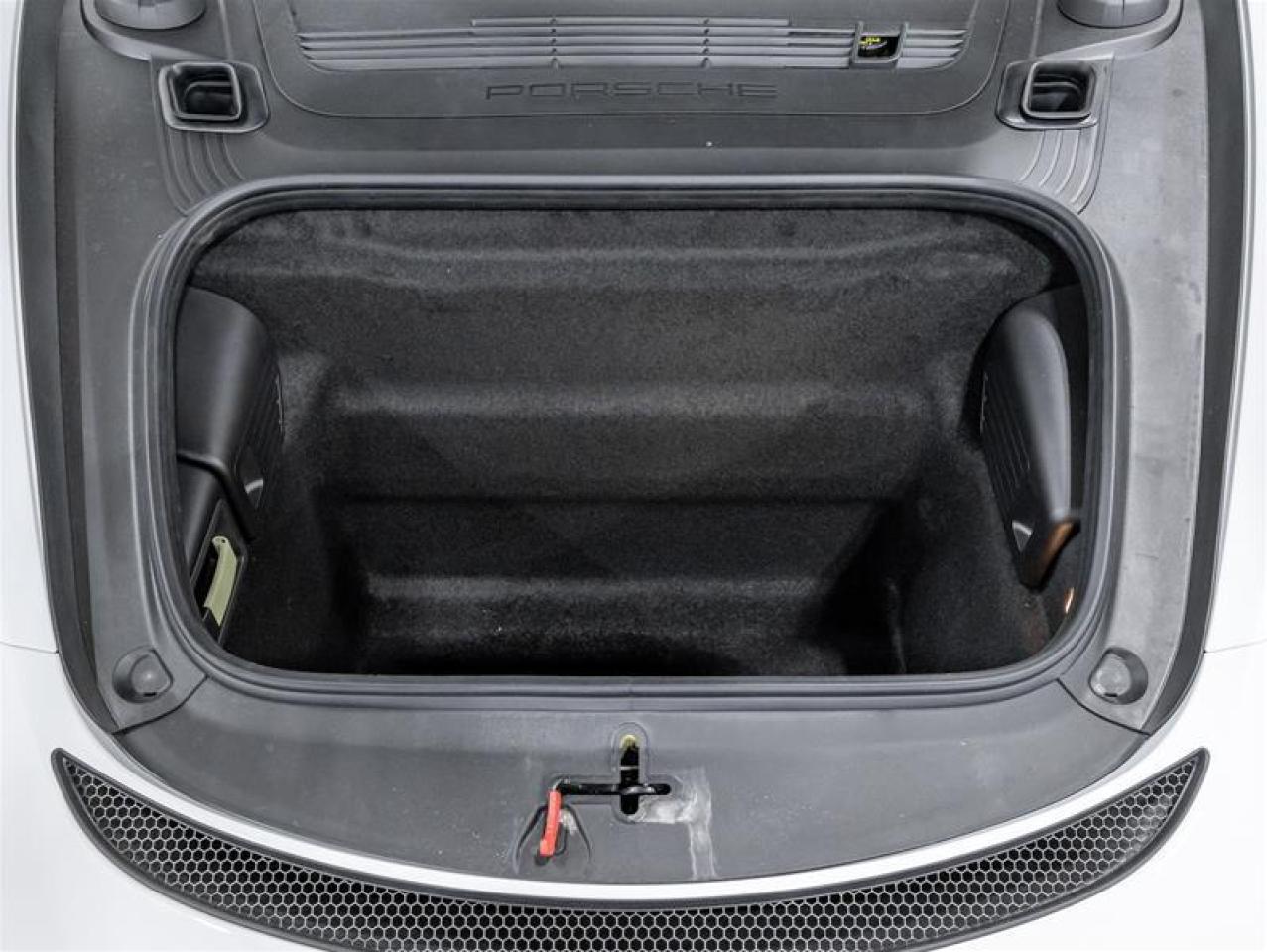 2025 Porsche 718 Spyder  Photo