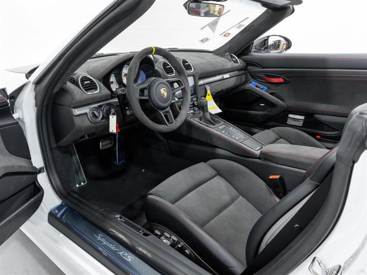 2025 Porsche 718 Spyder  Photo