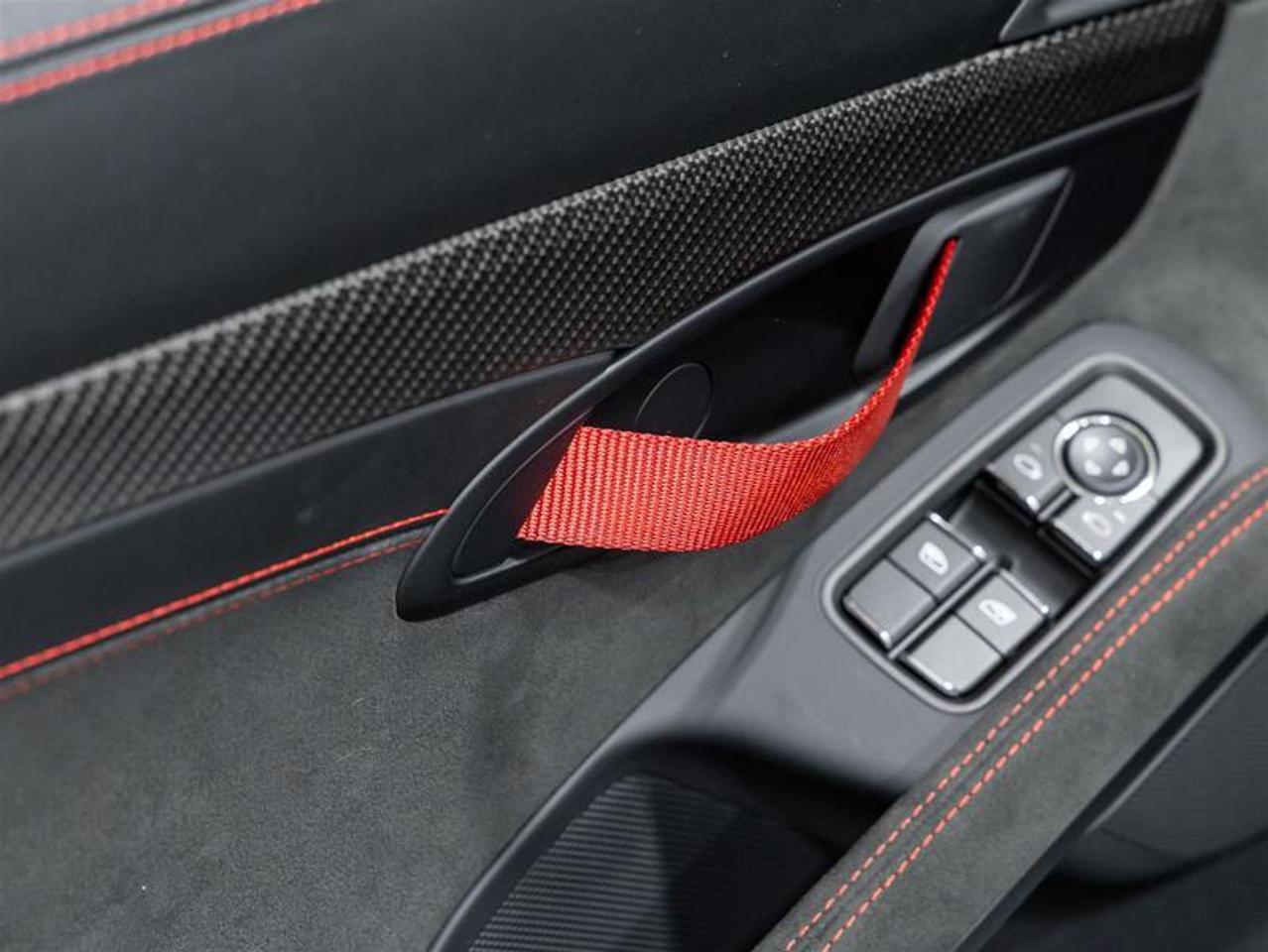 2025 Porsche 718 Spyder  Photo