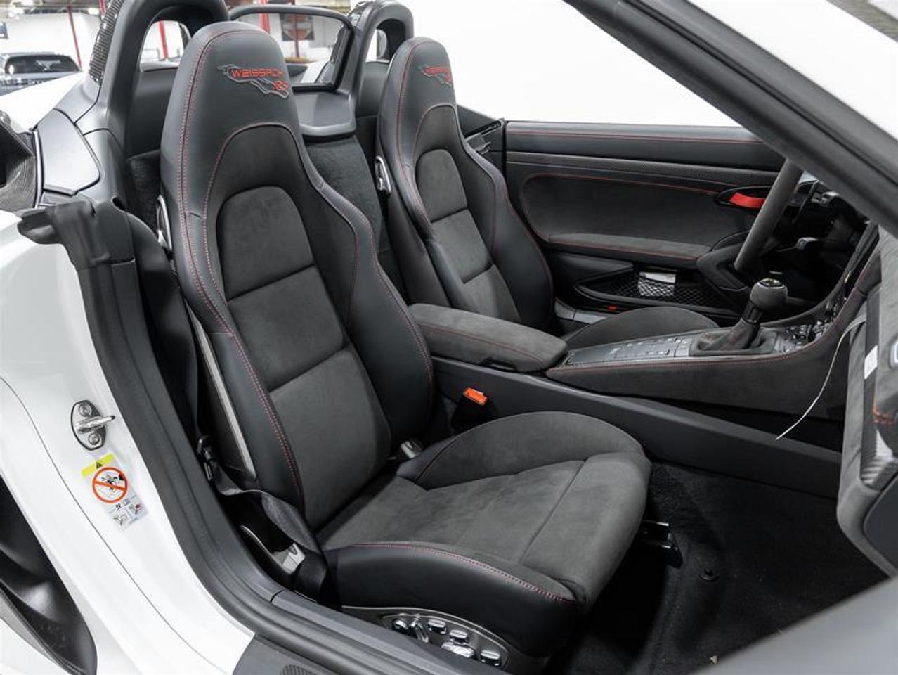 2025 Porsche 718 Spyder  Photo