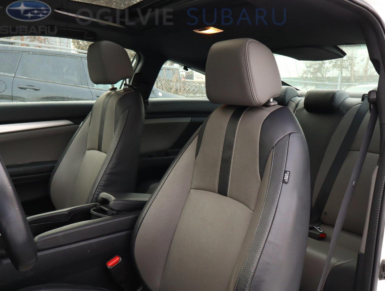 2016 Honda Civic Touring (CVT) 2dr Coupe Photo4