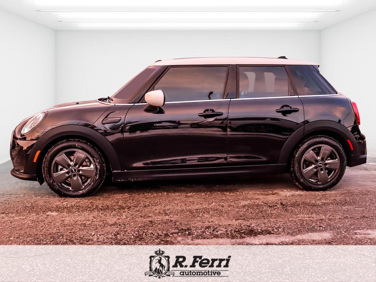 2023 MINI 5 Door Cooper 4dr Hatchback Photo