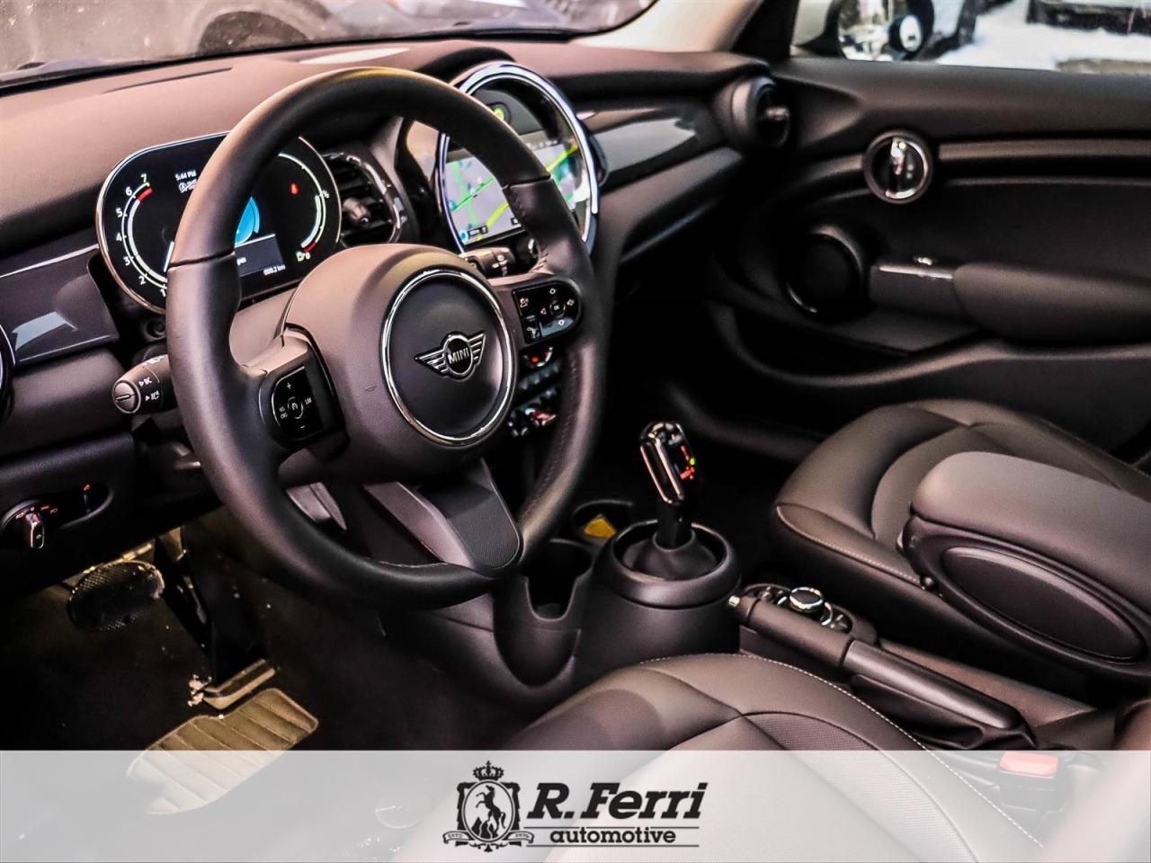 2023 MINI 5 Door Cooper 4dr Hatchback Photo