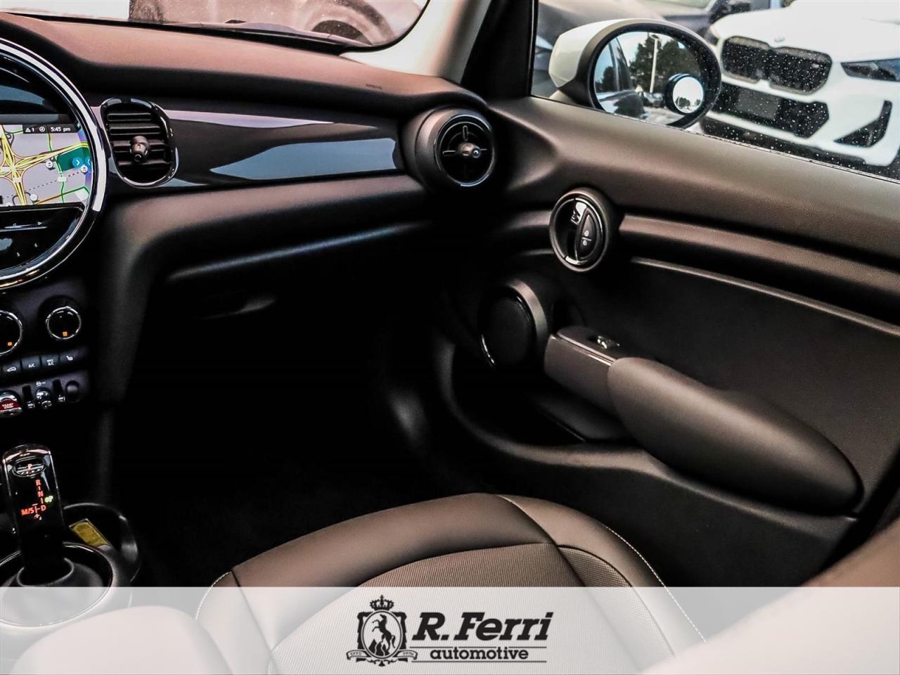 2023 MINI 5 Door Cooper 4dr Hatchback Photo