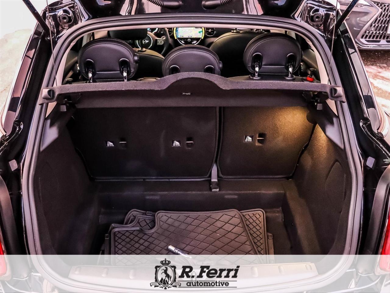 2023 MINI 5 Door Cooper 4dr Hatchback Photo