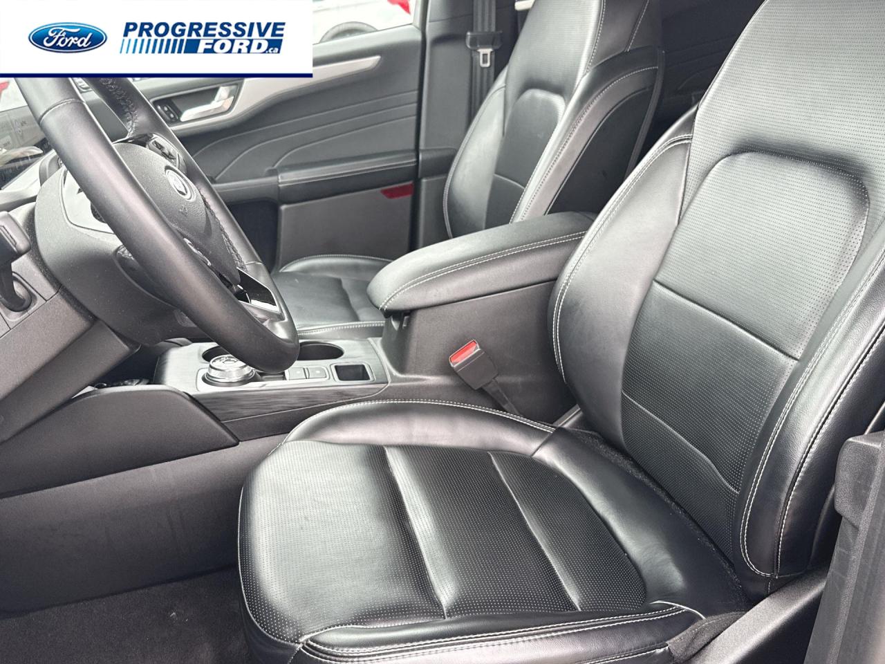 2023 Ford Escape Platinum 4dr All-Wheel Drive Photo