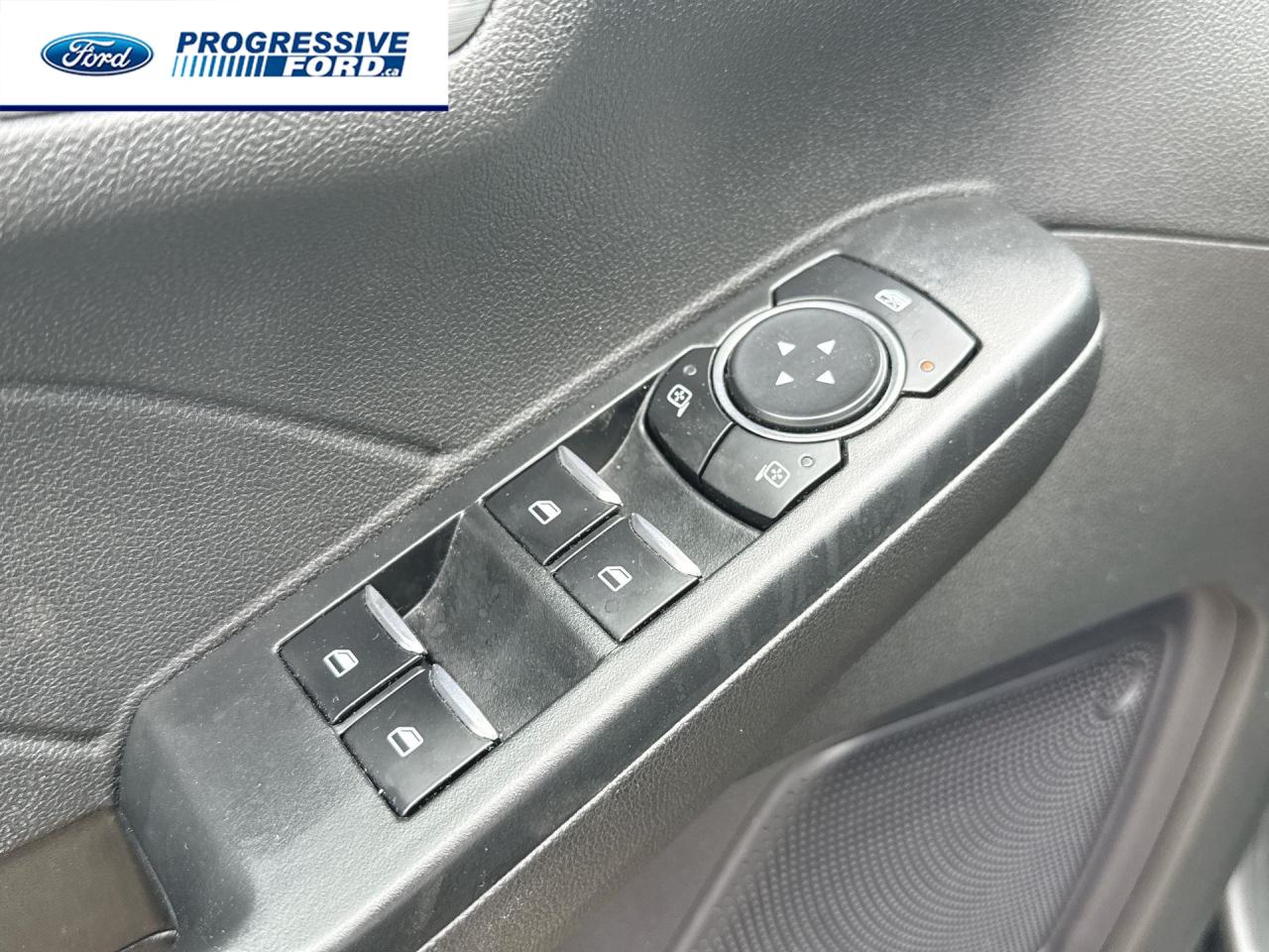 2023 Ford Escape Platinum 4dr All-Wheel Drive Photo