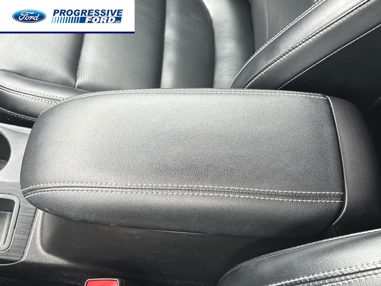 2023 Ford Escape Platinum 4dr All-Wheel Drive Photo