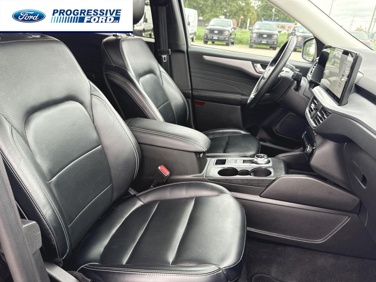 2023 Ford Escape Platinum 4dr All-Wheel Drive Photo