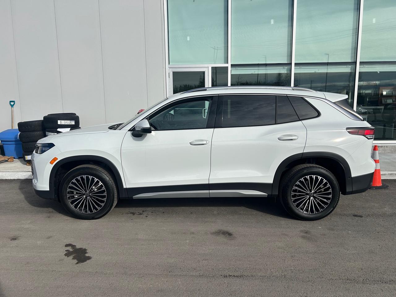 2026 Volkswagen Tiguan Comfortline 4dr All-wheel Drive 4MOTION Photo5