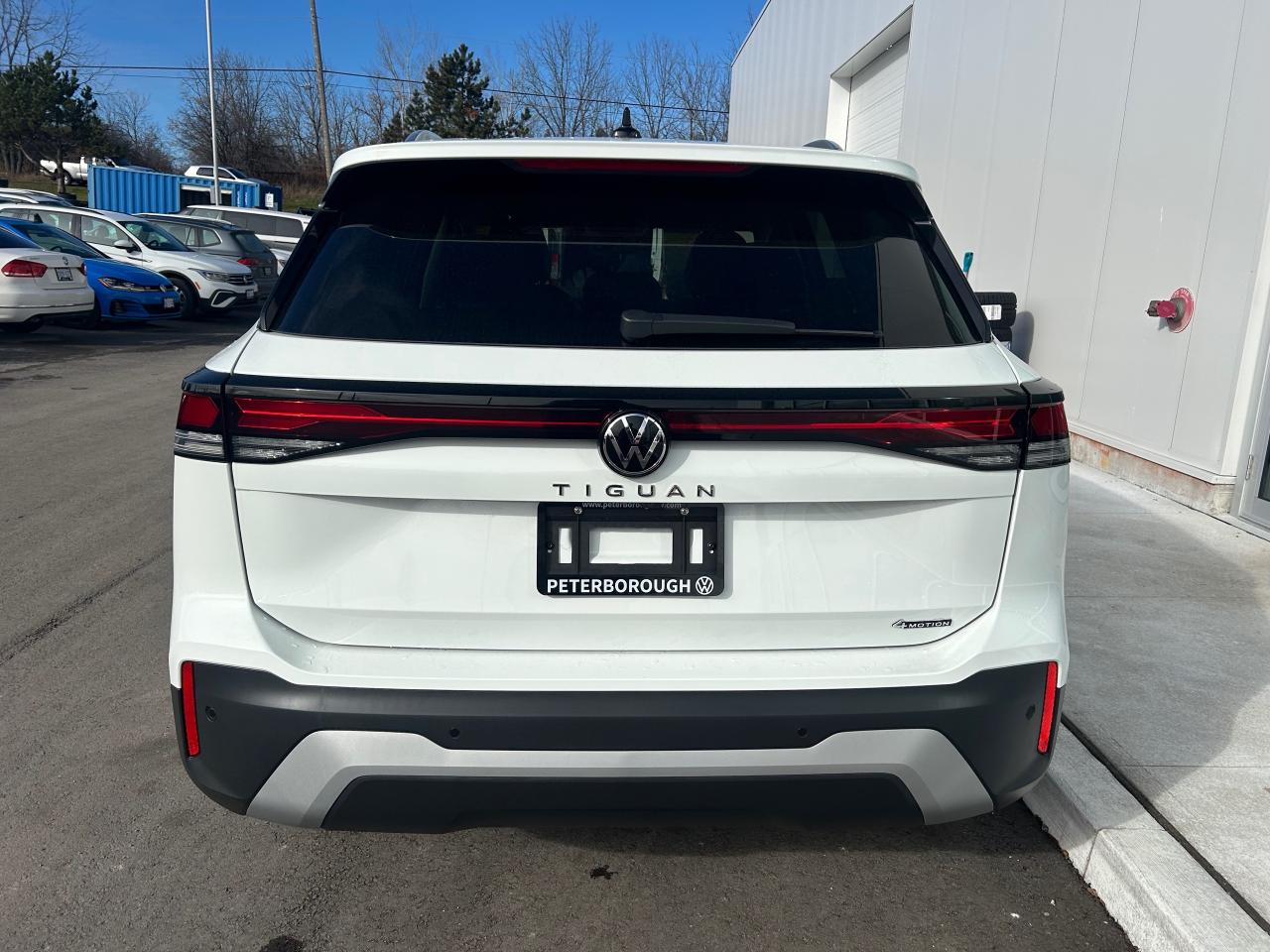 2026 Volkswagen Tiguan Comfortline 4dr All-wheel Drive 4MOTION Photo3