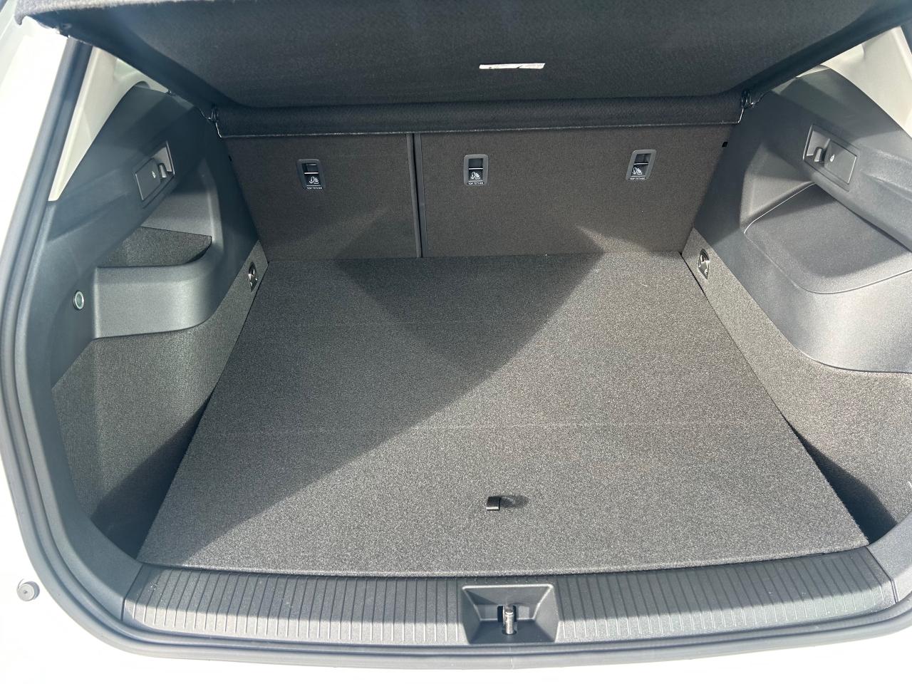 2026 Volkswagen Tiguan Comfortline 4dr All-wheel Drive 4MOTION Photo4