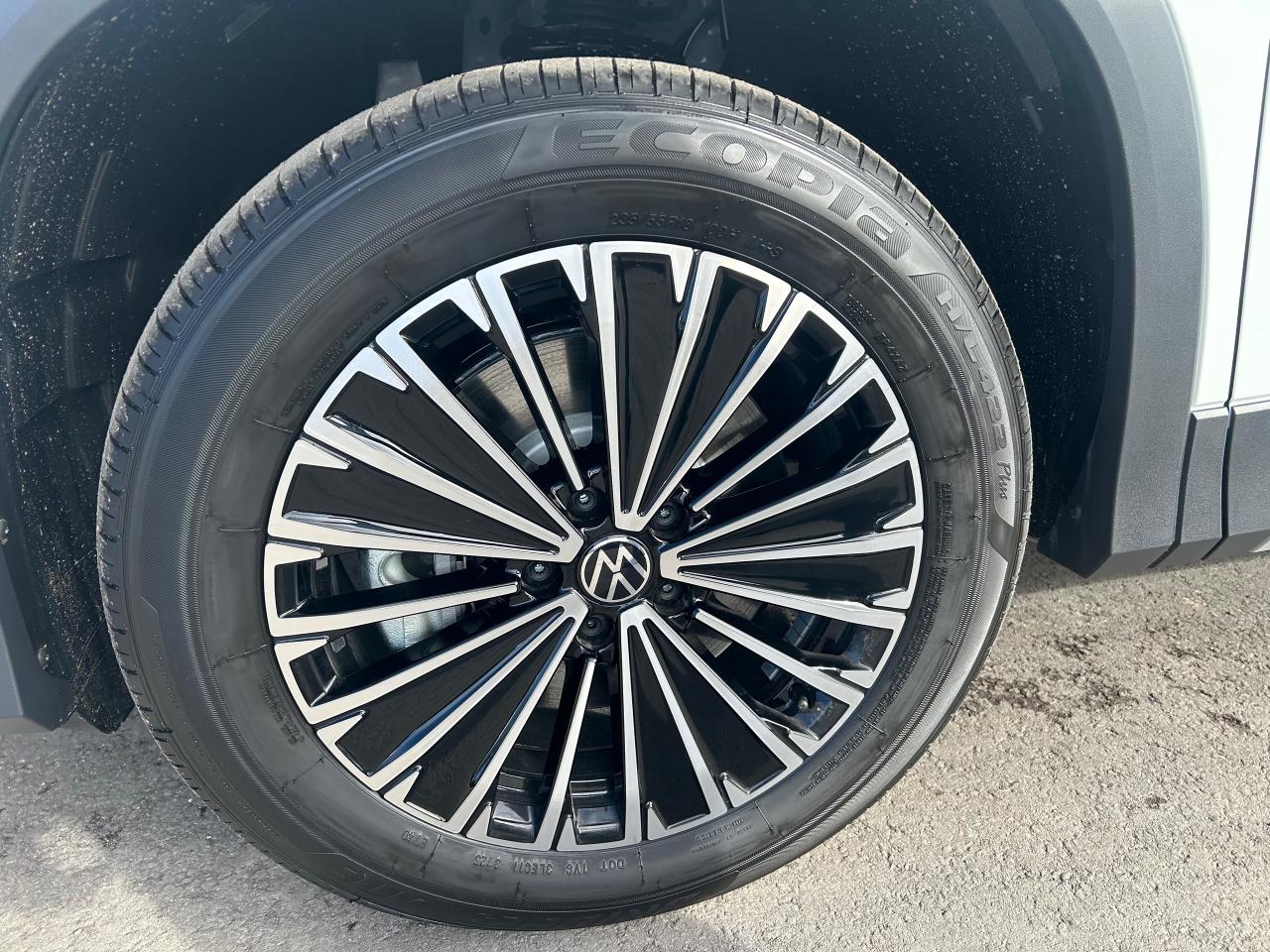 2026 Volkswagen Tiguan Comfortline 4dr All-wheel Drive 4MOTION Photo