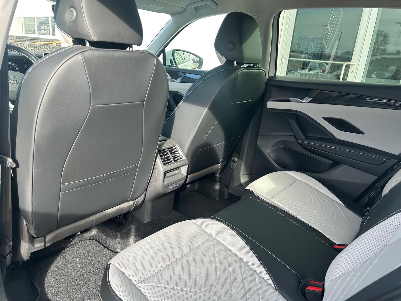2026 Volkswagen Tiguan Comfortline 4dr All-wheel Drive 4MOTION Photo