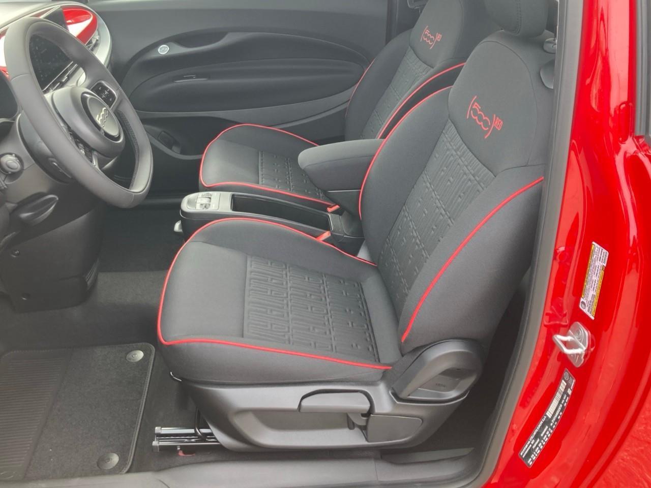 2025 Fiat 500E Base 2dr Hatchback Photo