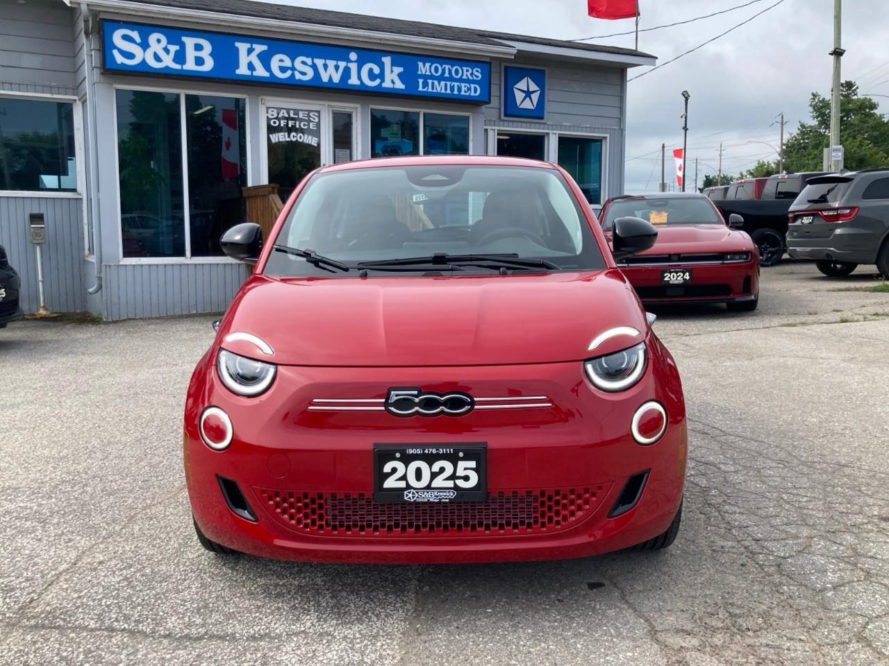 2025 Fiat 500E Base 2dr Hatchback Photo