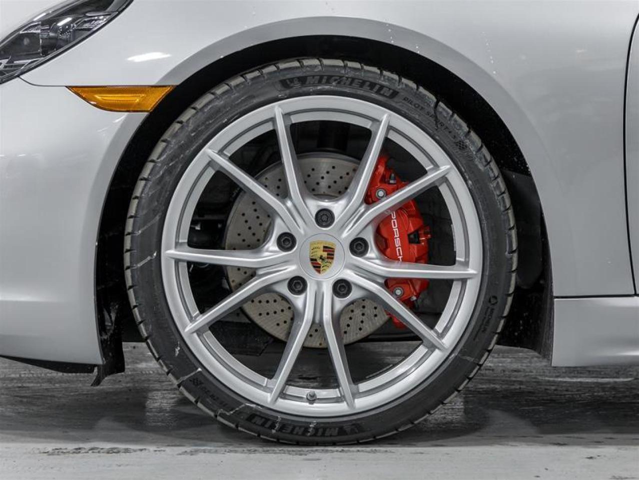 2025 Porsche 718 Cayman  Photo