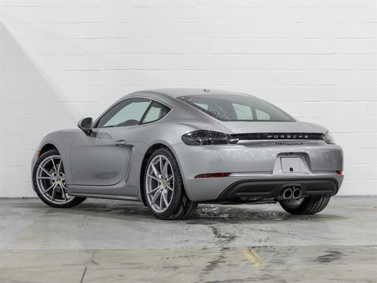 2025 Porsche 718 Cayman  Photo2