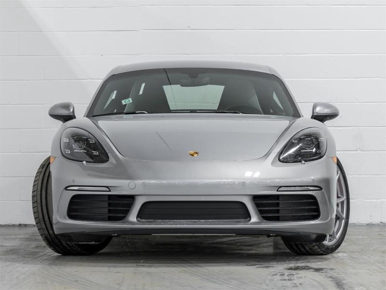 2025 Porsche 718 Cayman  Photo3
