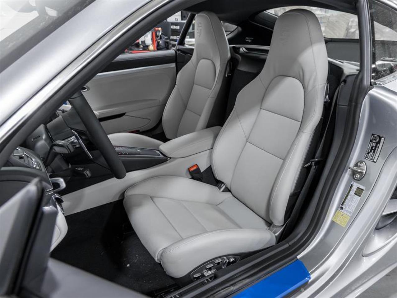 2025 Porsche 718 Cayman  Photo