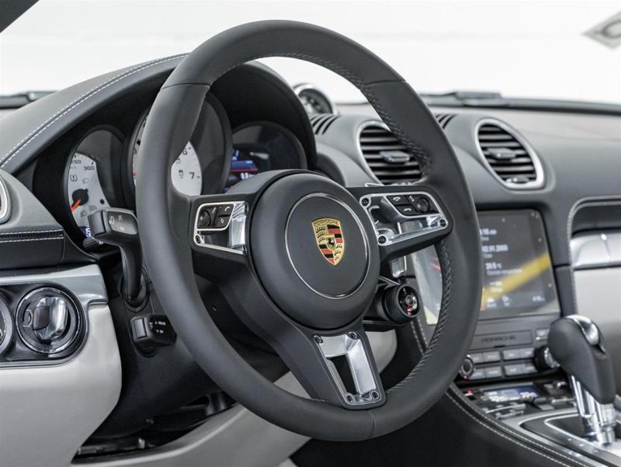 2025 Porsche 718 Cayman  Photo