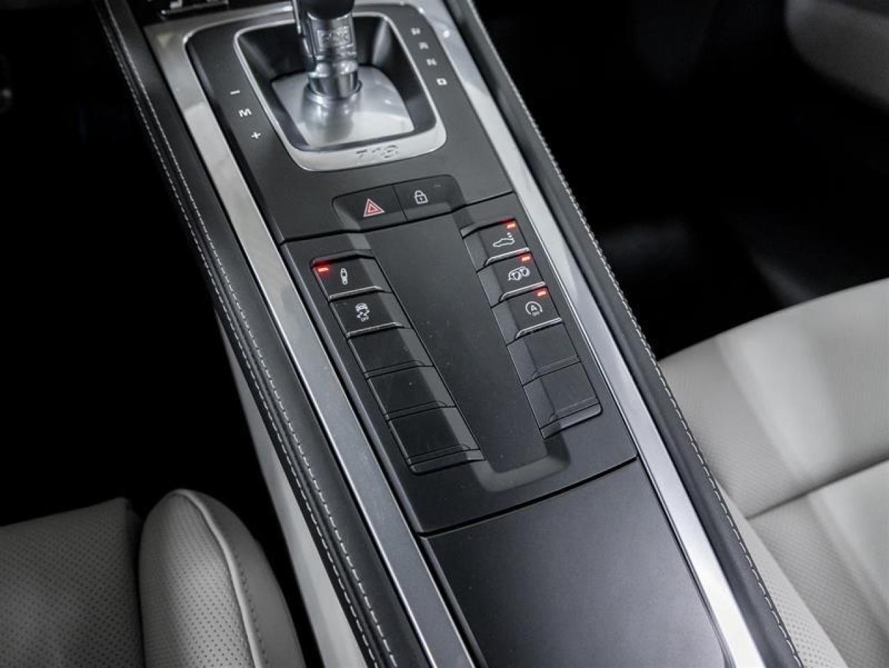 2025 Porsche 718 Cayman  Photo