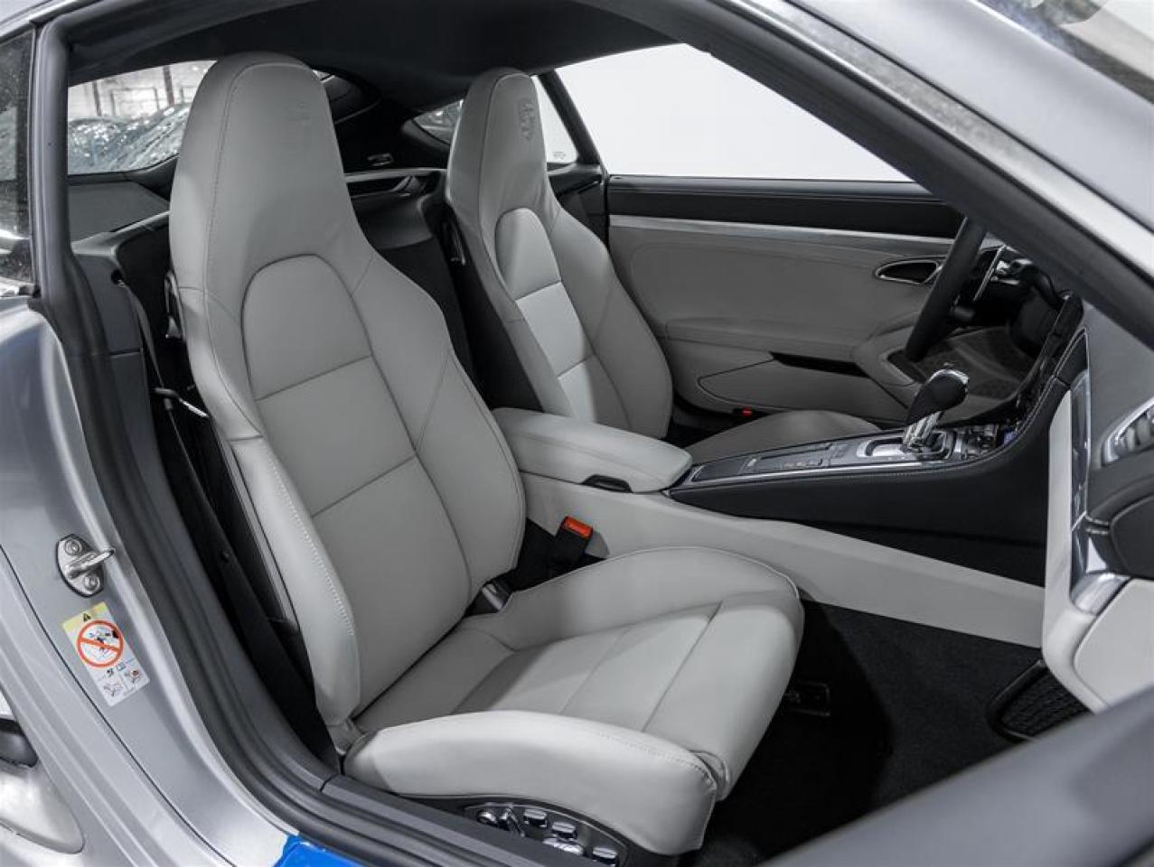 2025 Porsche 718 Cayman  Photo