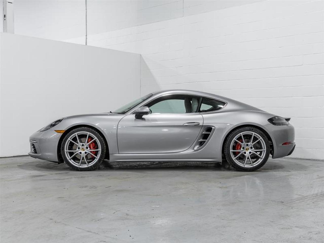 2025 Porsche 718 Cayman  Photo