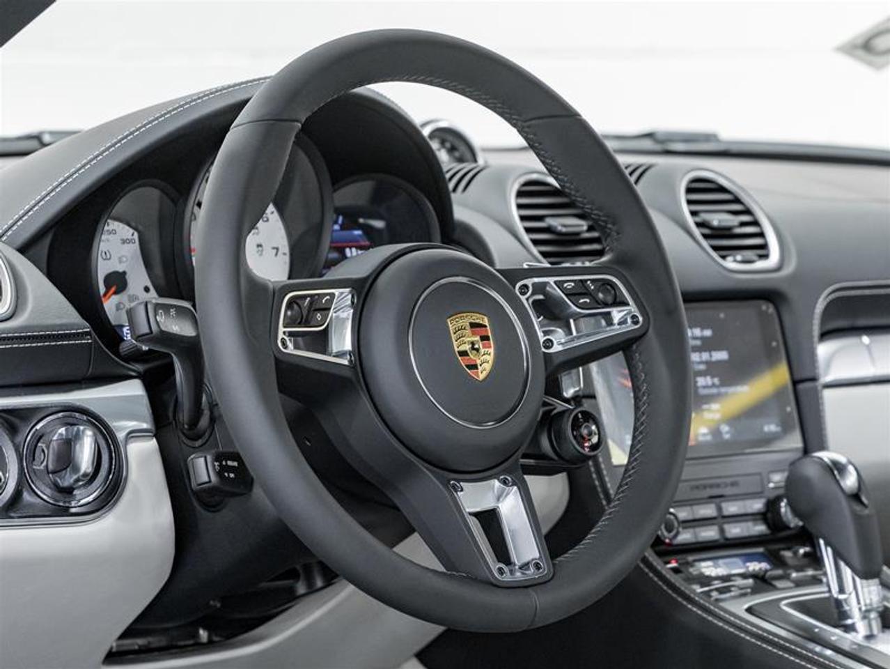 2025 Porsche 718 Cayman  Photo