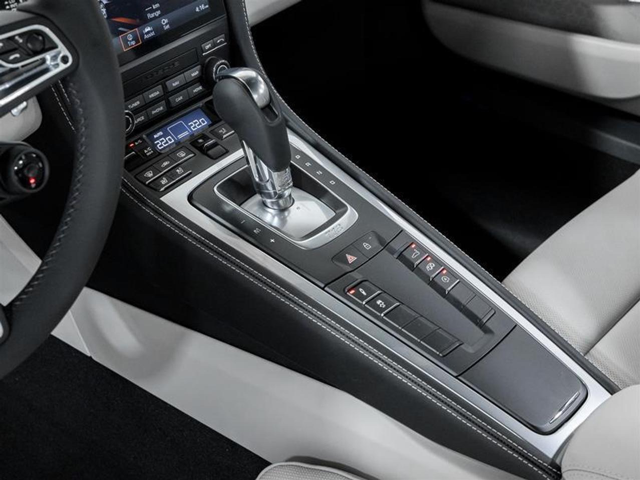 2025 Porsche 718 Cayman  Photo