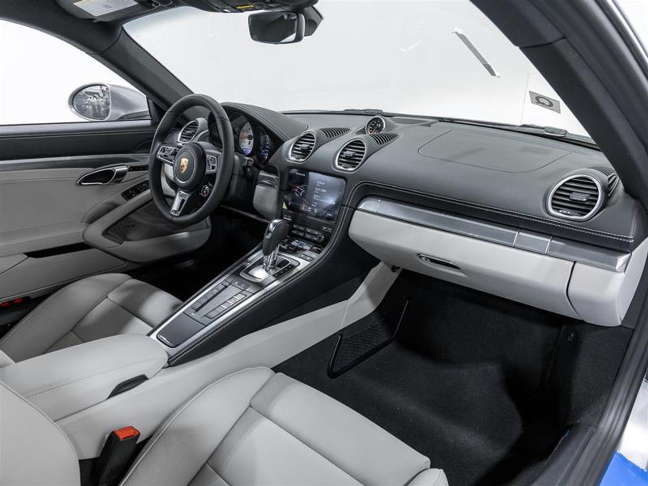 2025 Porsche 718 Cayman  Photo