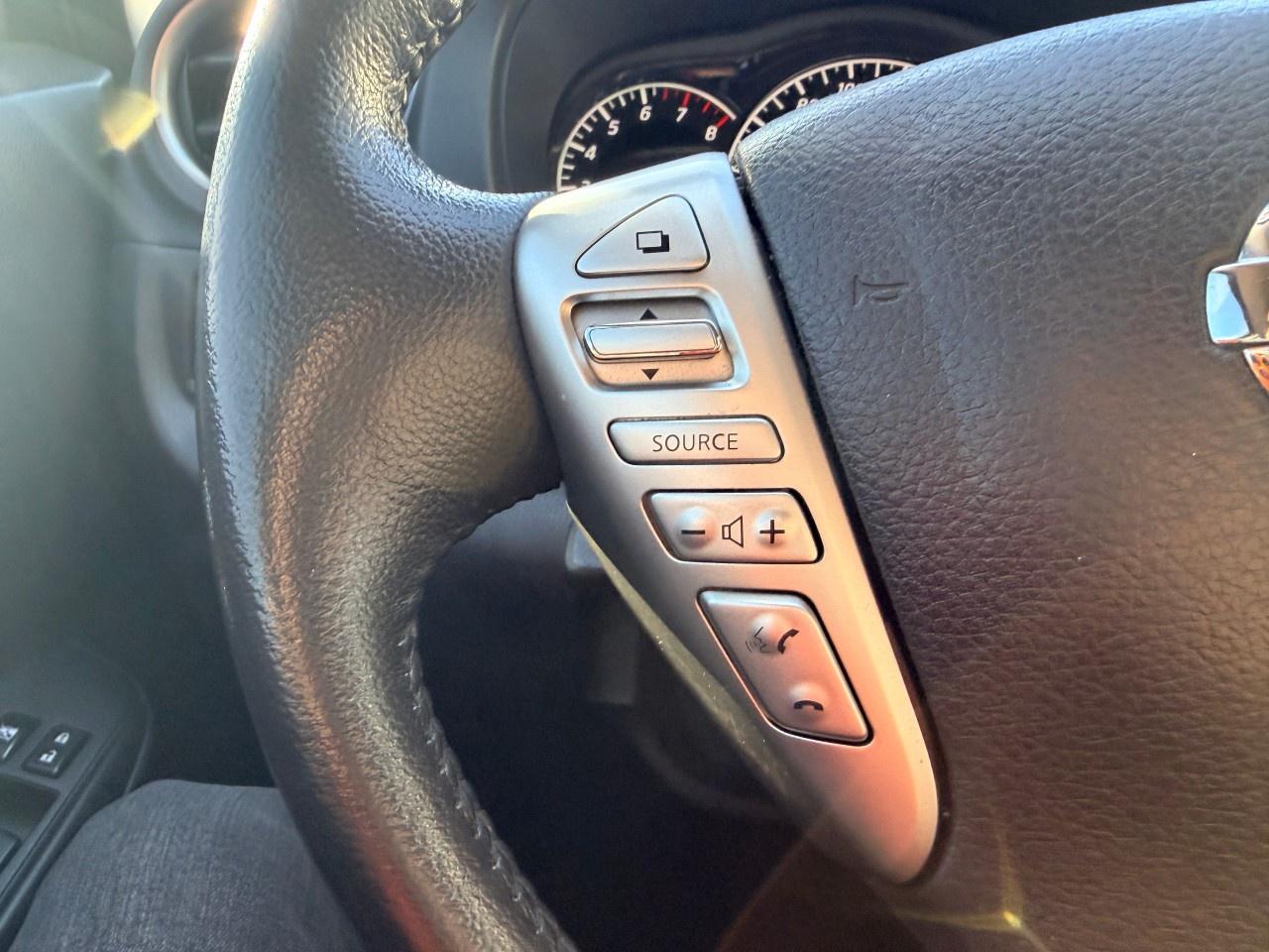 2017 Nissan Versa Note 5dr HB Man 1.6 S Photo