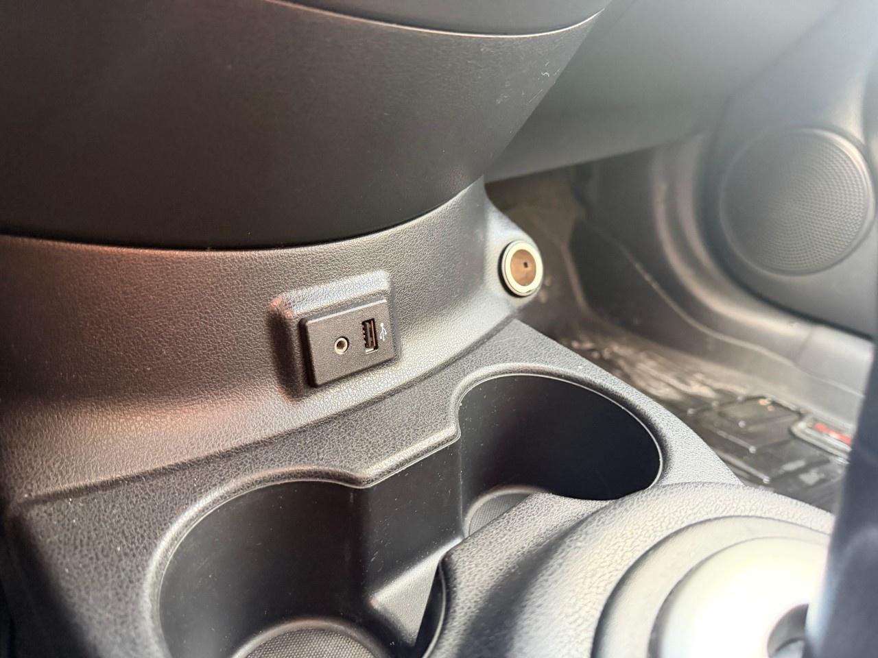 2017 Nissan Versa Note 5dr HB Man 1.6 S Photo