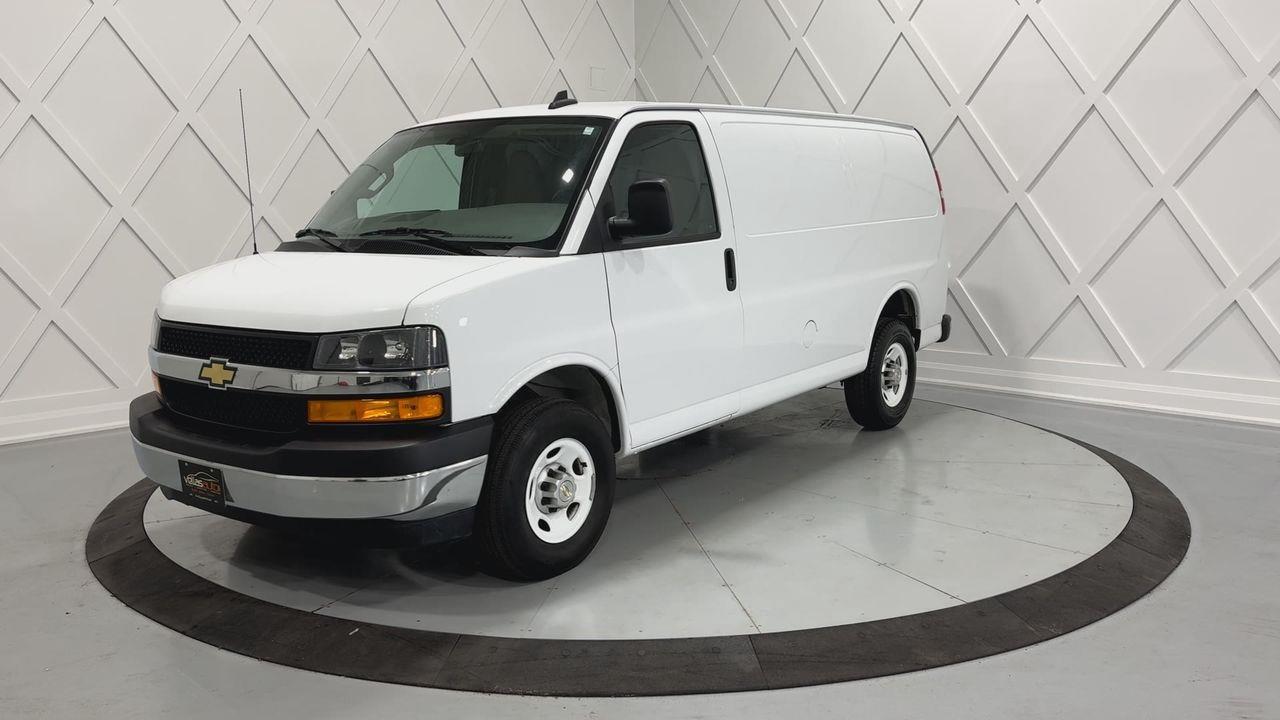 2023 GMC Savana 2500  Photo3