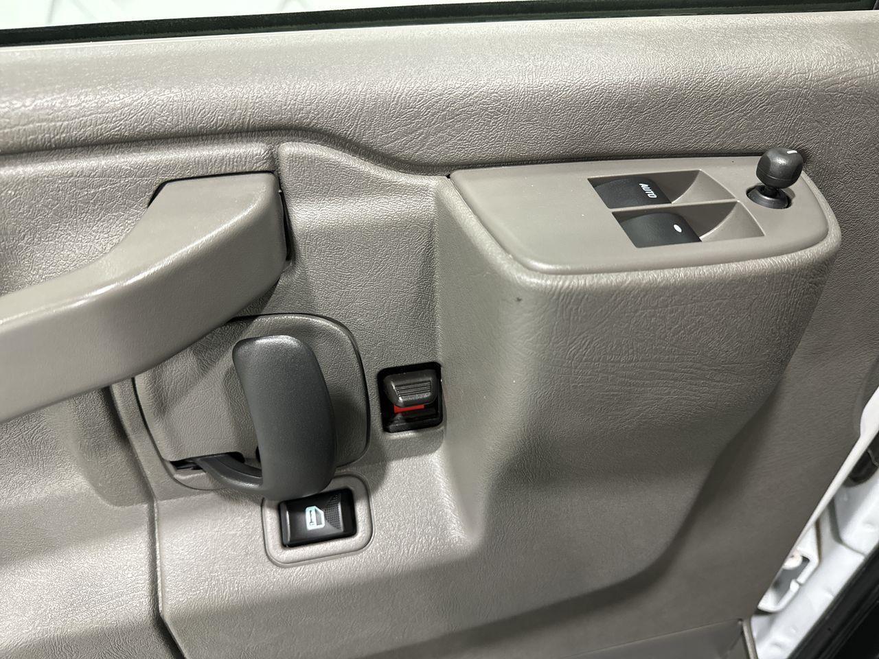 2023 GMC Savana 2500  Photo