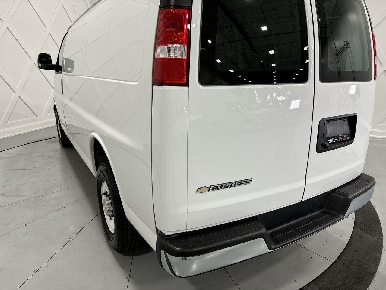 2023 GMC Savana 2500  Photo