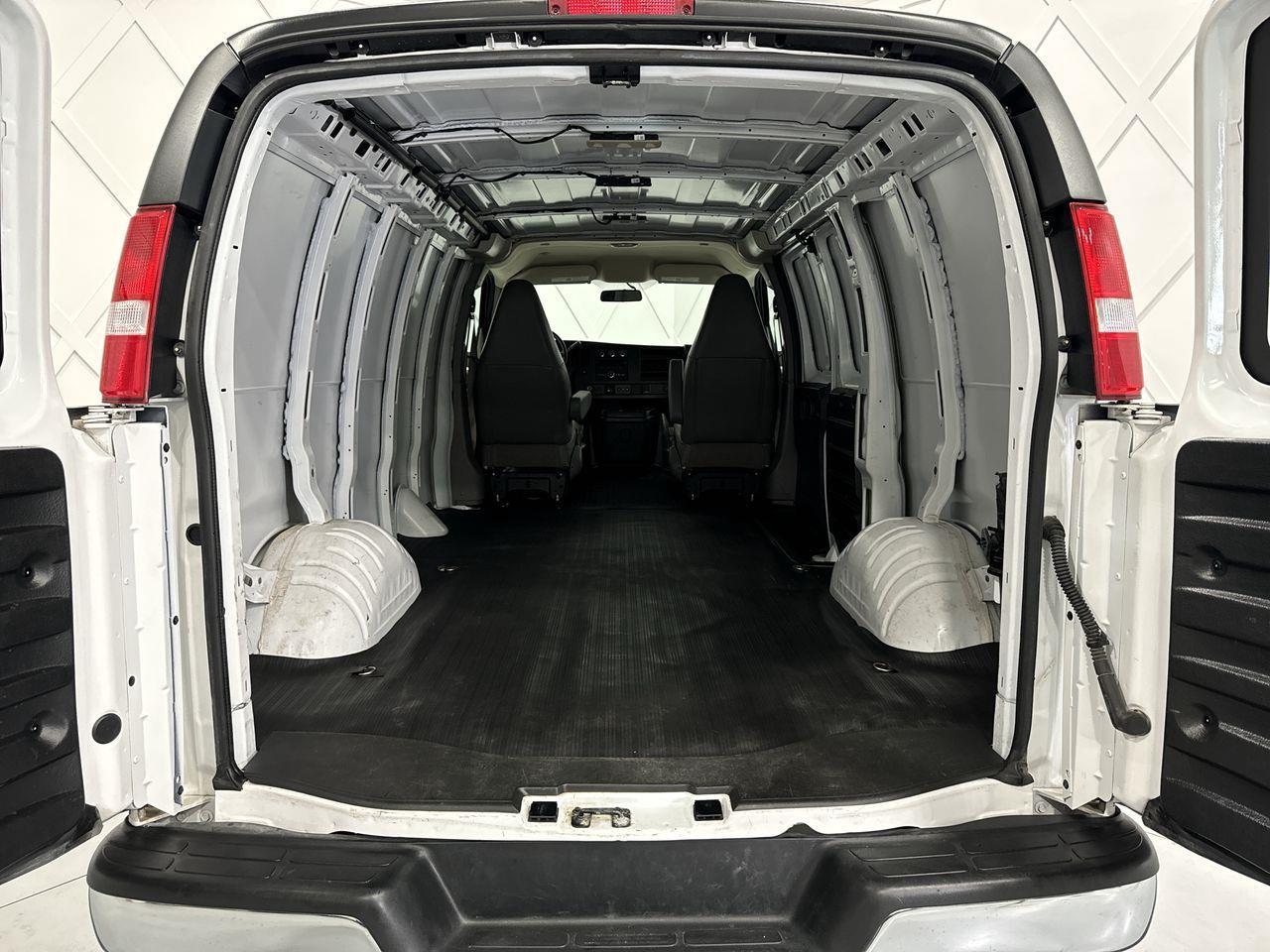 2023 GMC Savana 2500  Photo