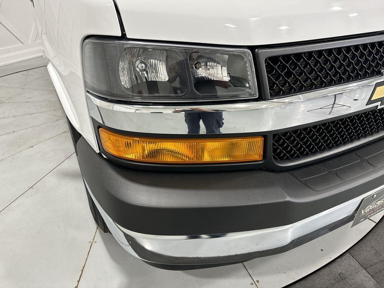 2023 GMC Savana 2500  Photo