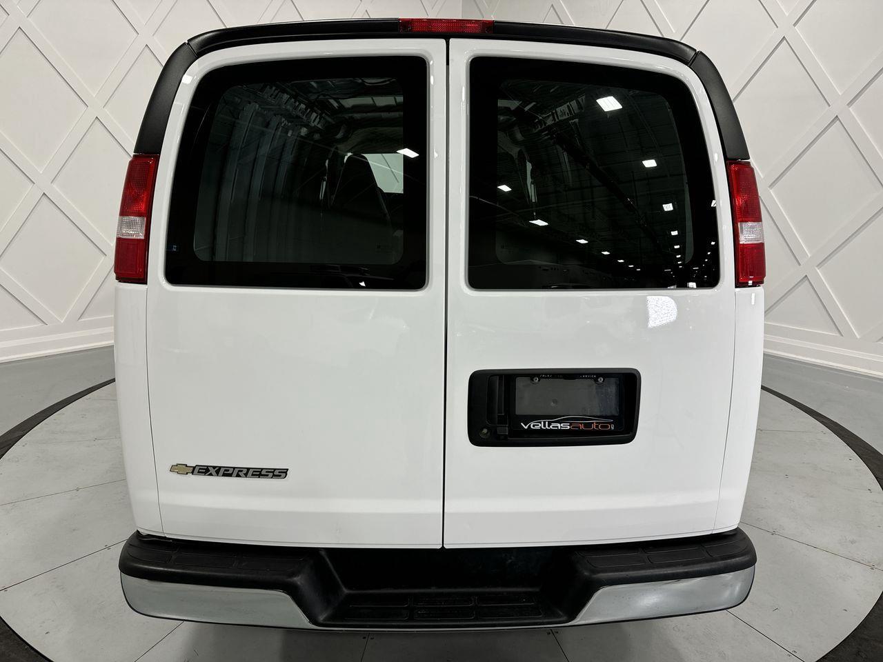 2023 GMC Savana 2500  Photo