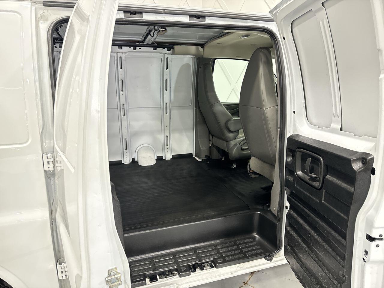 2023 GMC Savana 2500  Photo