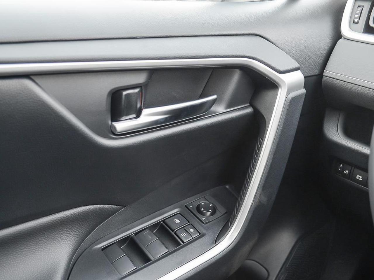 2025 Toyota RAV4 XLE 4dr All-wheel Drive Photo