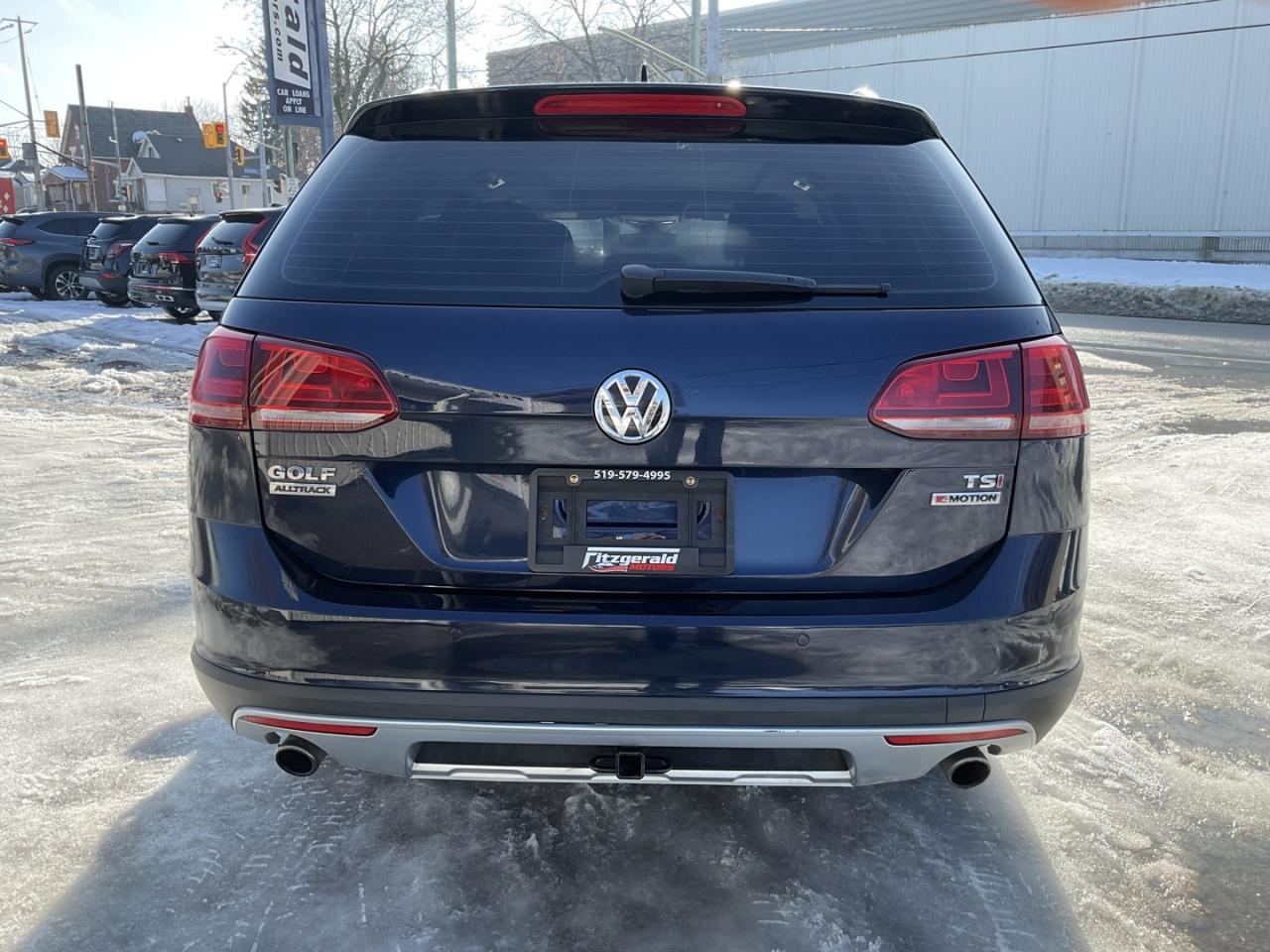 2017 Volkswagen Golf Alltrack TSI 6A AWD - LTHR! NAV! BACK-UP CAM! PAMO ROOF! Photo