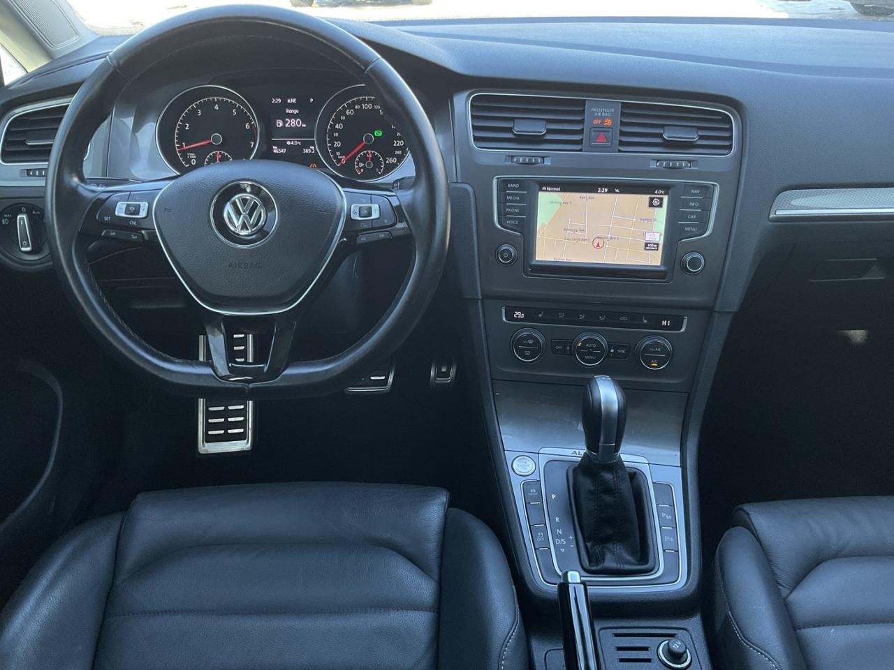 2017 Volkswagen Golf Alltrack TSI 6A AWD - LTHR! NAV! BACK-UP CAM! PAMO ROOF! Photo