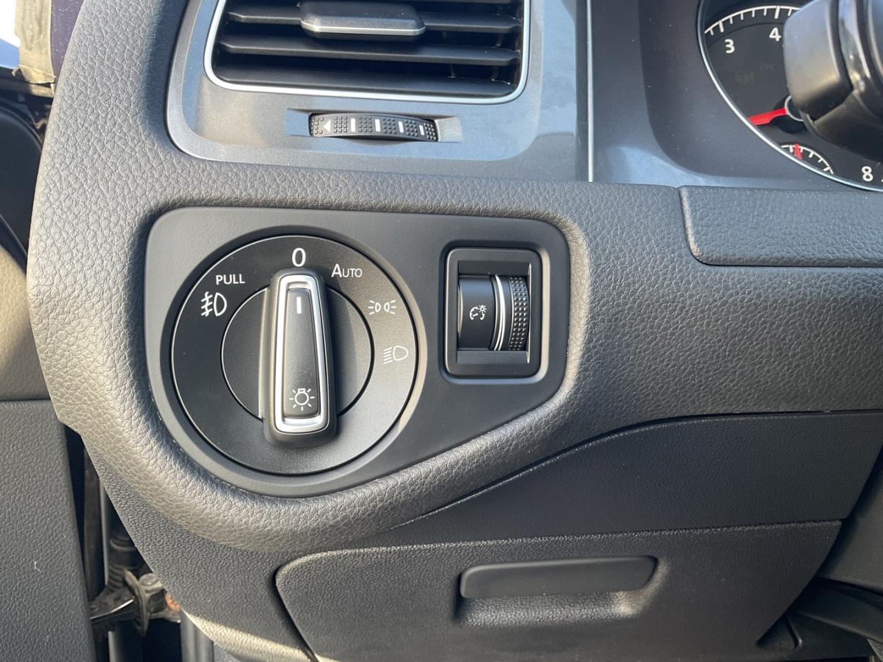 2017 Volkswagen Golf Alltrack TSI 6A AWD - LTHR! NAV! BACK-UP CAM! PAMO ROOF! Photo