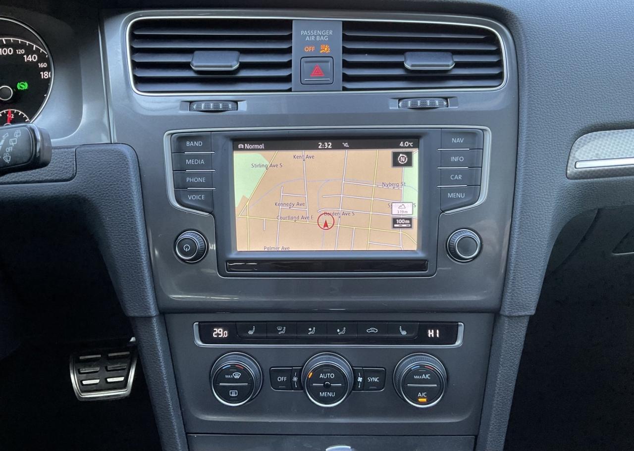 2017 Volkswagen Golf Alltrack TSI 6A AWD - LTHR! NAV! BACK-UP CAM! PAMO ROOF! Photo