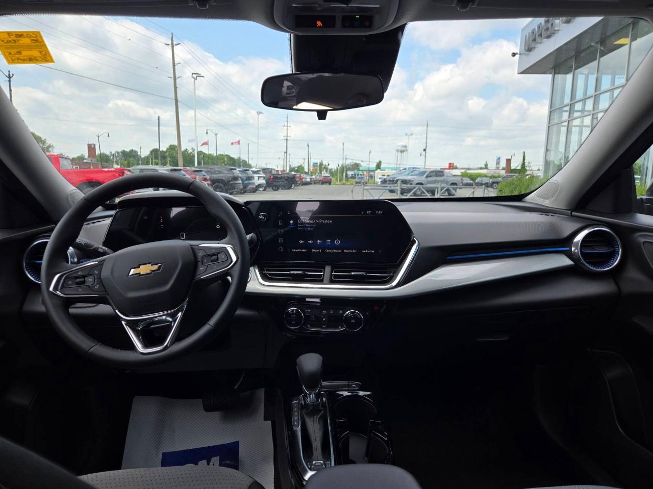 2025 Chevrolet Trax Fwd 4dr Lt Photo4