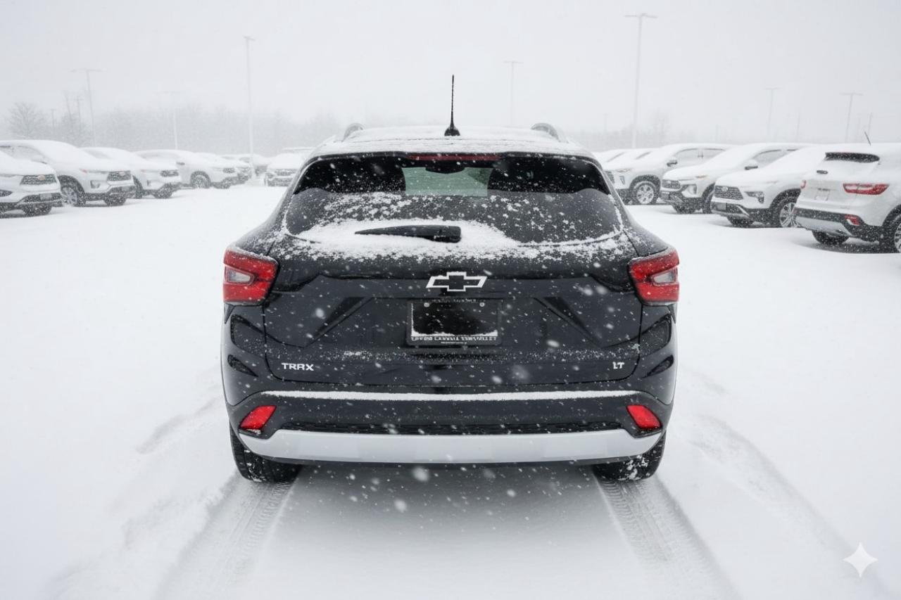 2025 Chevrolet Trax Fwd 4dr Lt Photo3