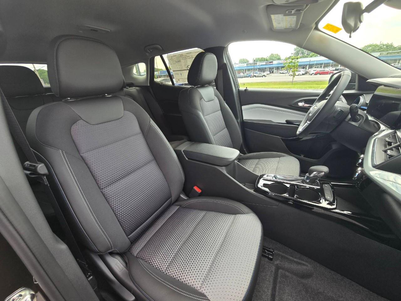 2025 Chevrolet Trax Fwd 4dr Lt Photo