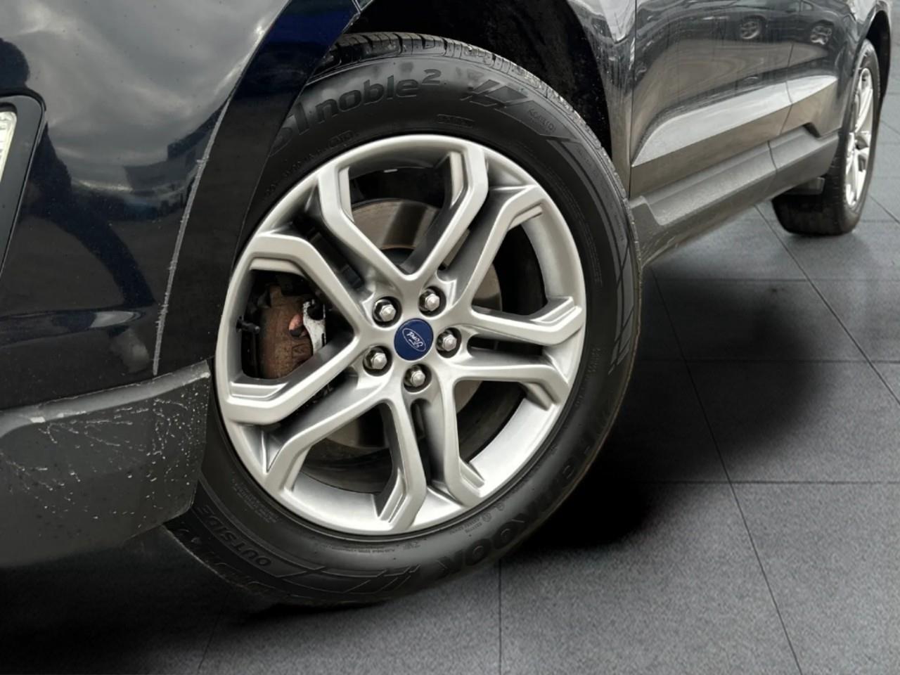 2018 Ford Edge TITANIUM 4DR ALL-WHEEL DRIVE Photo