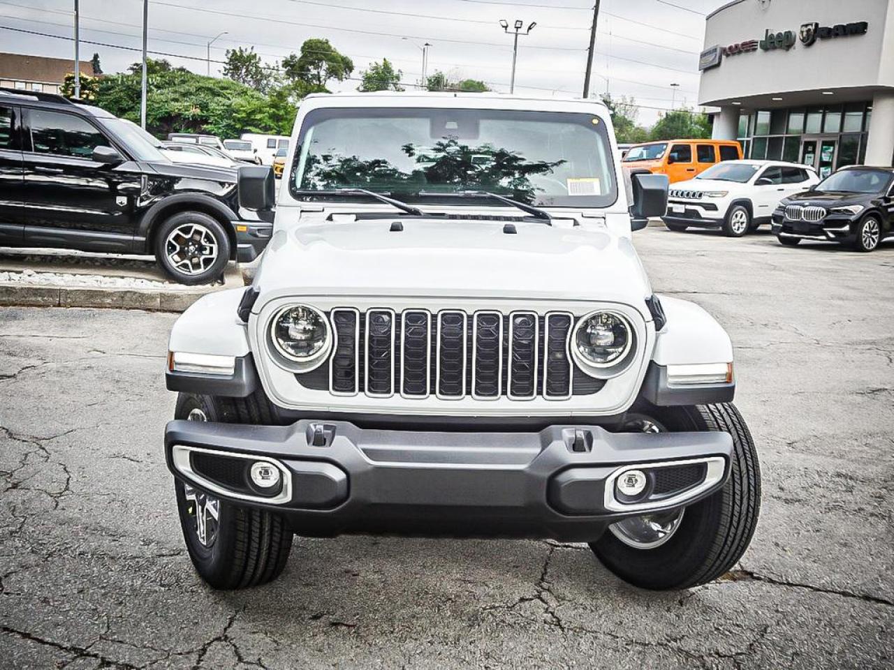 2025 Jeep Wrangler  Photo2